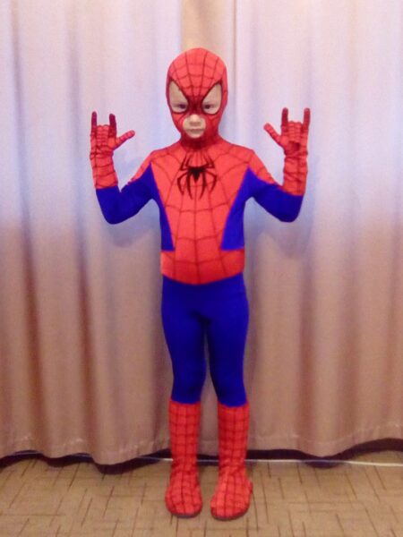 костюм человека паука
